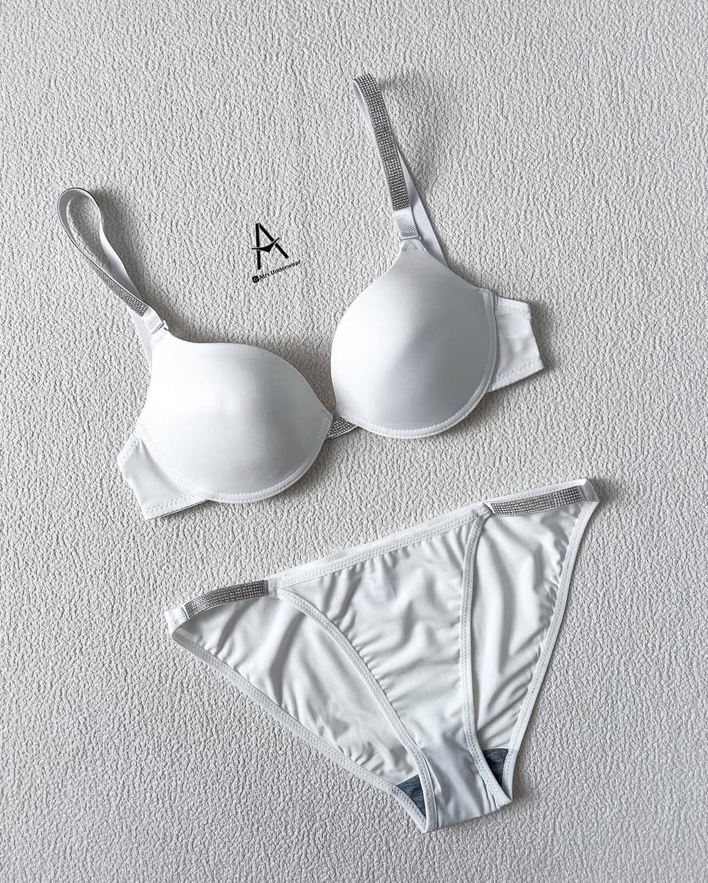 Flourish High Quality New Style Wired Rhinestone Straps Back Hook Adjustable Straps Bra & Panty Set E919