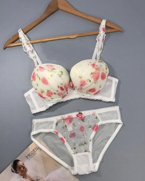 New High Quality Cute Lace Flower Adjustable Straps Push Up Bridal Padded Bra And Panty Set E1813