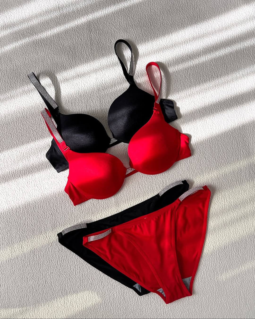 Flourish High Quality New Style Wired Rhinestone Straps Back Hook Adjustable Straps Bra & Panty Set E919