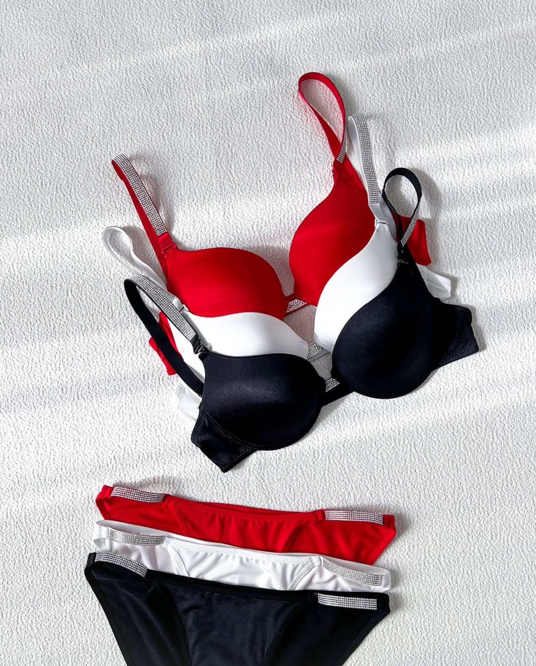 Flourish High Quality New Style Wired Rhinestone Straps Back Hook Adjustable Straps Bra & Panty Set E919