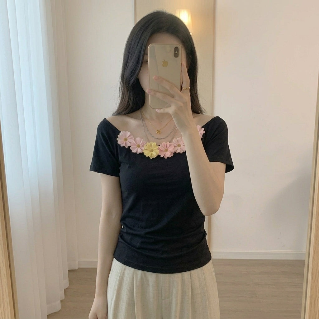 Women’s Padded Floral Neckline T-Shirt - Flower 5641