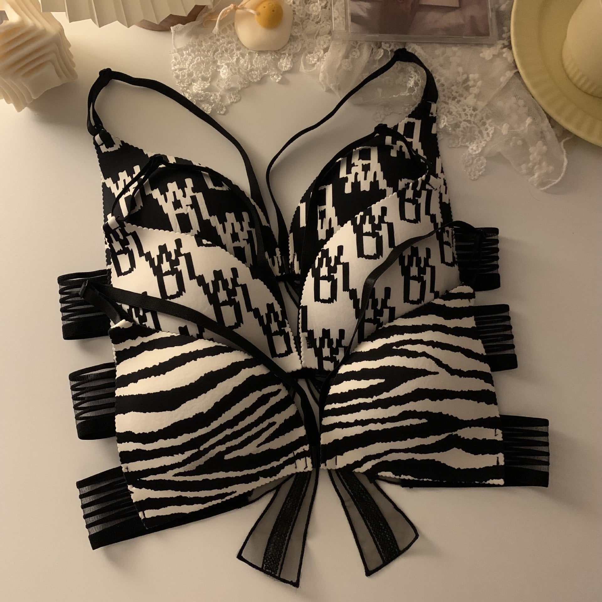 Pack Of 2 New Padded Push Up Beauty Back Seamless Bra For Girls k328