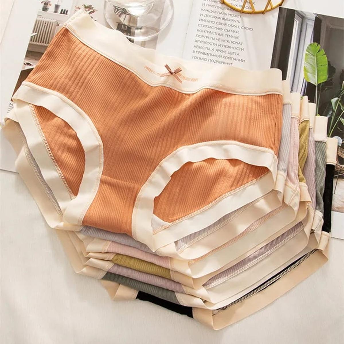 Pack of 4 Soft Ribbed High-Waist Cotton Panties for Women – Seamless Edges, Contrast Lace Trim & Cute Bow Detail – CS18