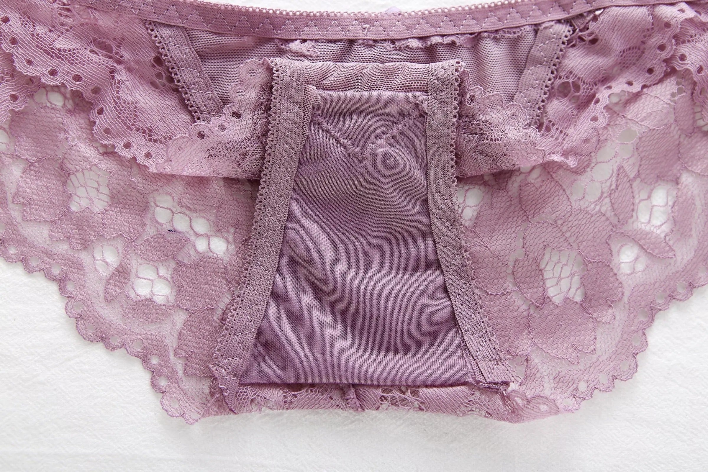 Flourish Elegant Lace Bra & Panty Set – Push Up & Double Padded Comfort with Floral Detailing (8855)