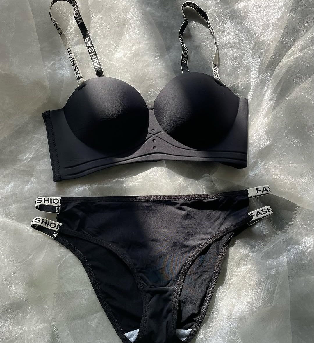 Shezaib Undergarments High Quality 2 in 1 Shoulder Straps Hard Padded Sports Bra & Panty Set E1178