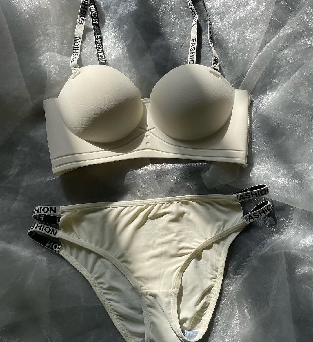 Shezaib Undergarments High Quality 2 in 1 Shoulder Straps Hard Padded Sports Bra & Panty Set E1178