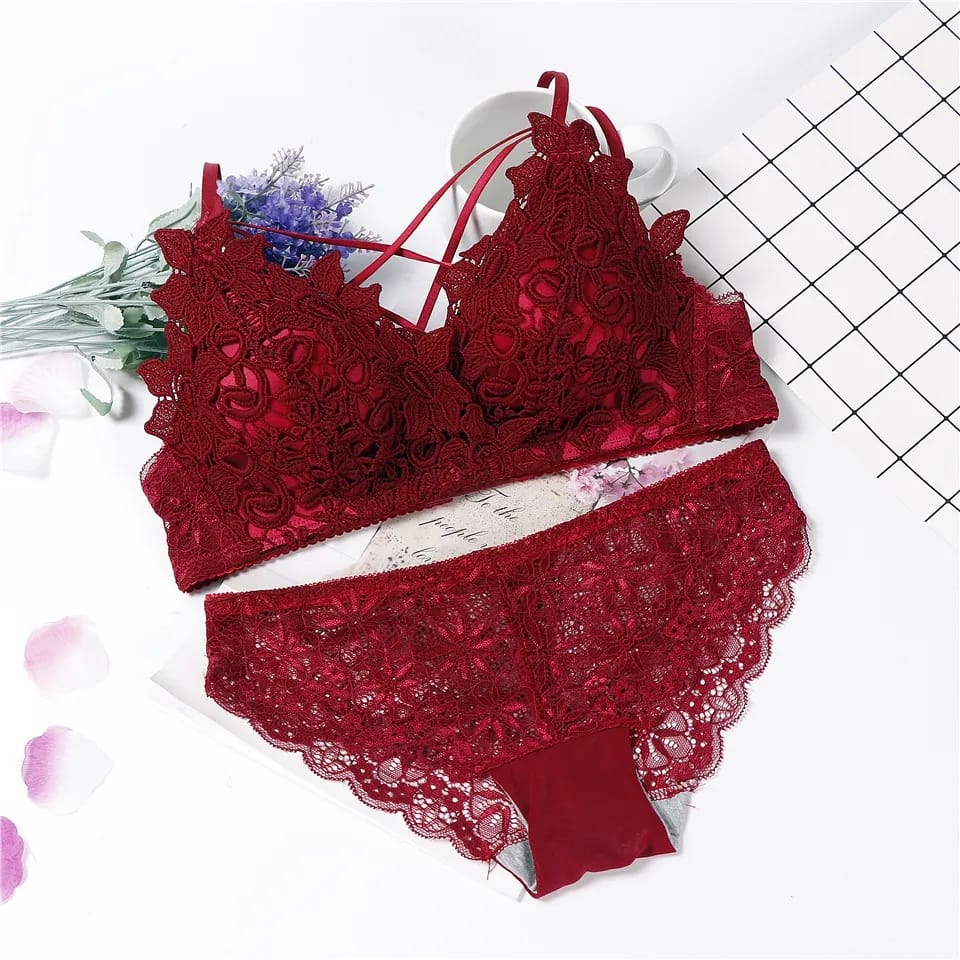 Cute Lace Flower Embroided High Quality Back Closure Adjustable Straps Bra & Panty Set